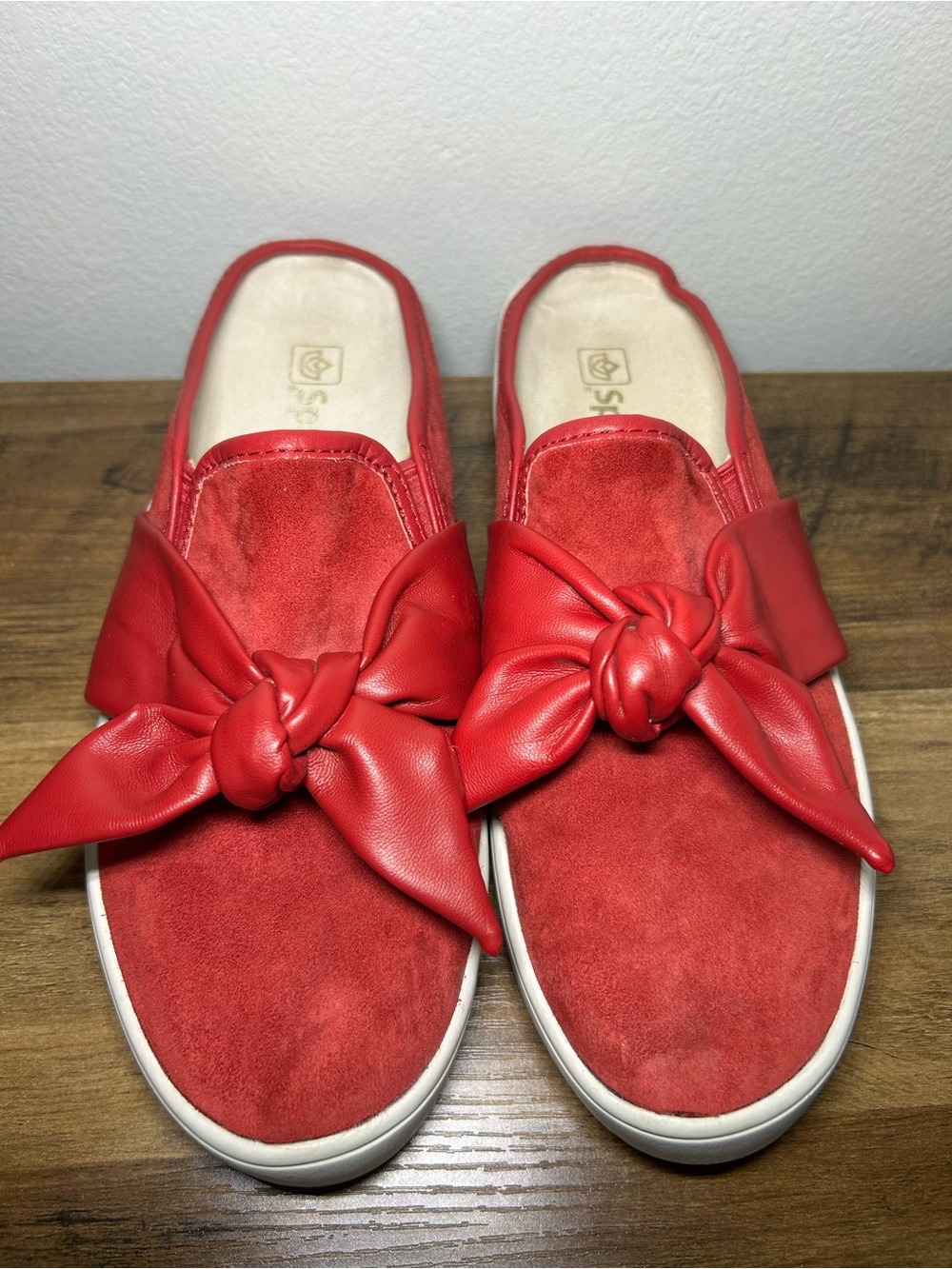 Women's Red Knot Slip-On Mules